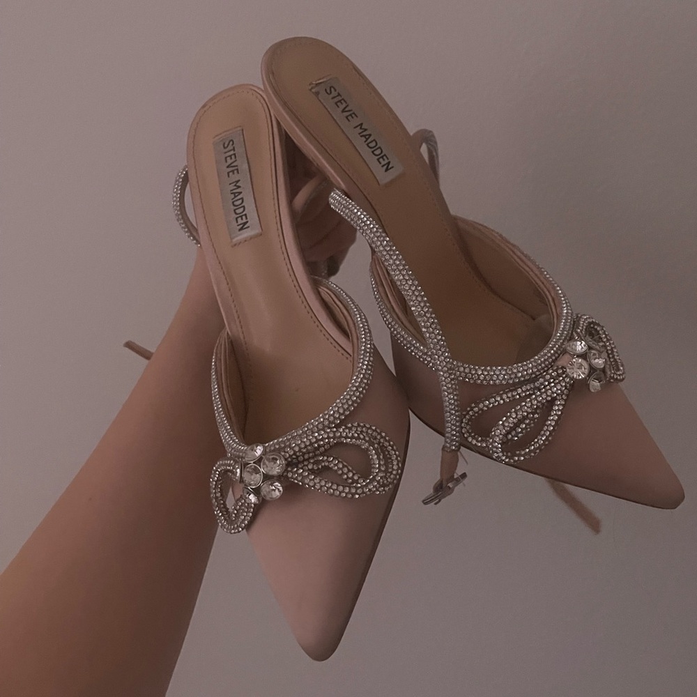 Only used once! Steve Madden heels 🎀